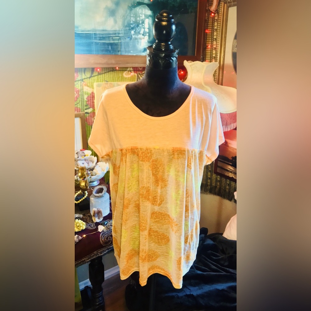 Old Stock NT Hippe Festival Day Tripping Soft Light Sweet Rouge Pineapple Tunic